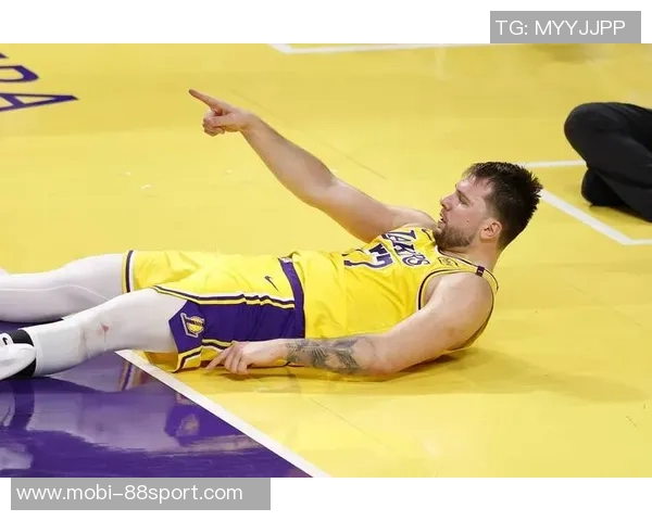 雷迪克盛赞詹姆斯与东契奇期待他们尽快回归赛场的影响力与重要性