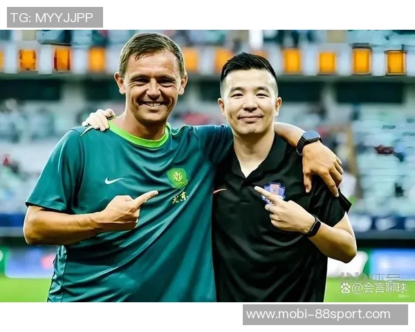 国安主帅解释半场换三人意图在于调整战术以扭转局势